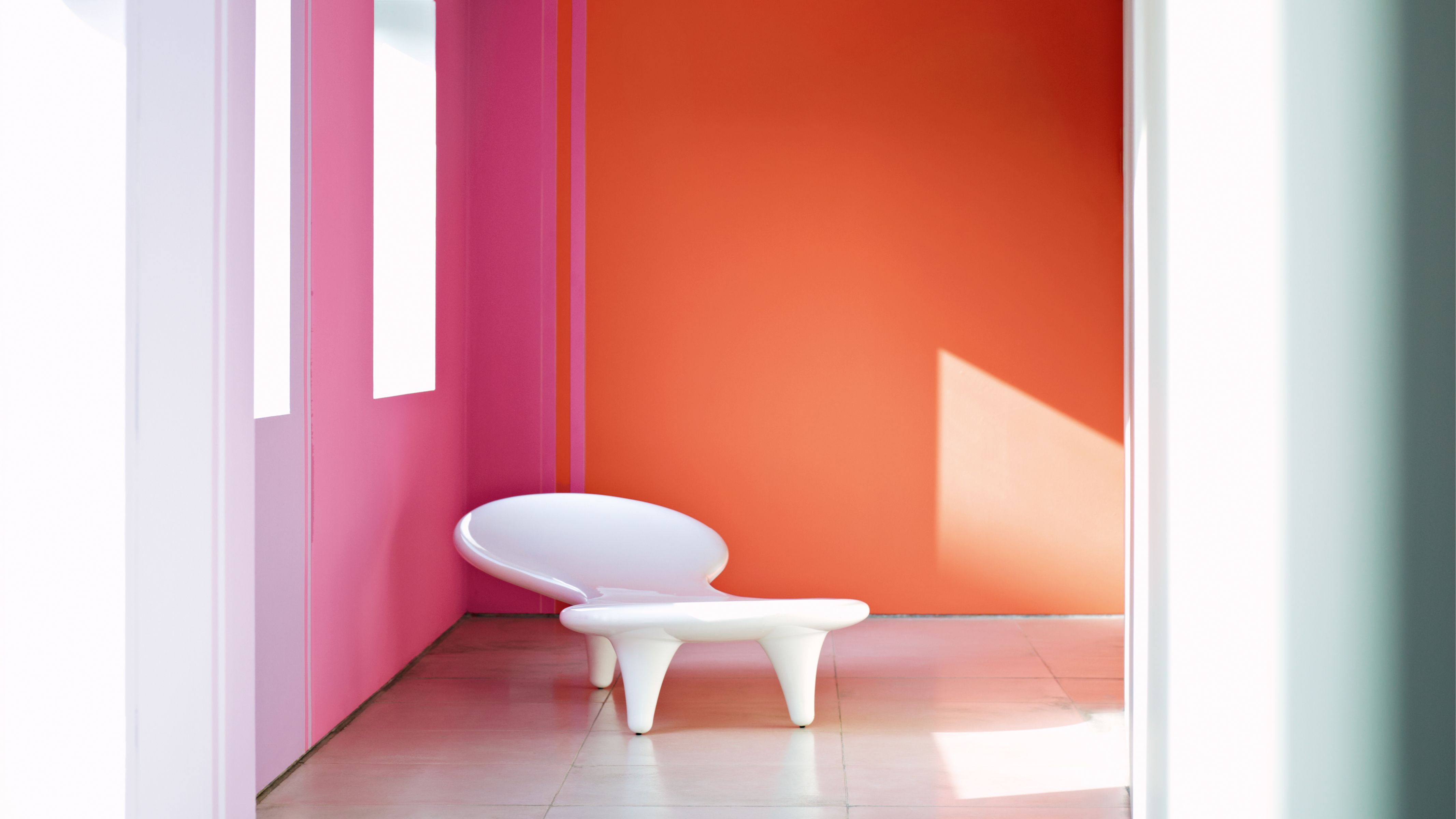Créez une harmonie avec la couleur Les palettes de couleurs harmonieuses font partie des plus faciles à créer. Il suffit de combiner des couleurs proches sur le cercle chromatique, un outil utilisé par les artistes et les architectes pour connaître les interactions entre les différentes couleurs.
