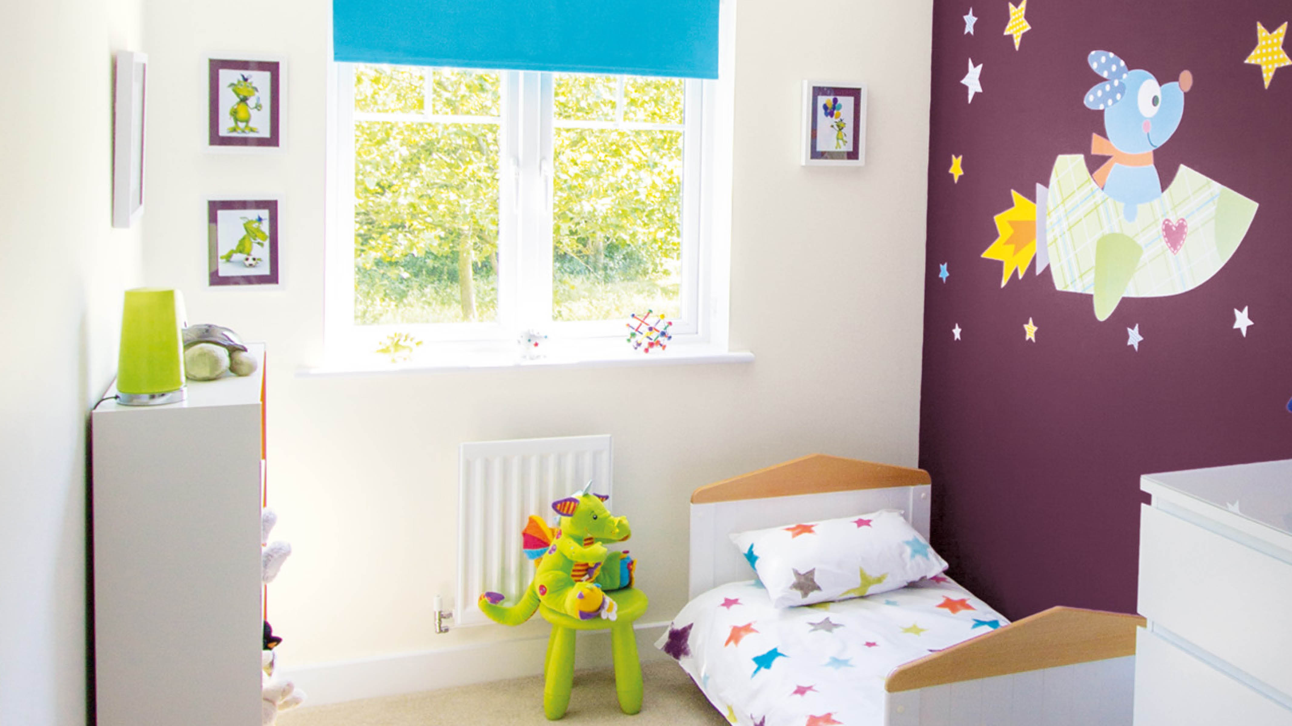 Une chambre de bébé sur le thème du dessin animé Une chambre de bébé à thème est un formidable moyen de partager vos souvenirs avec votre bébé et de personnaliser son espace.