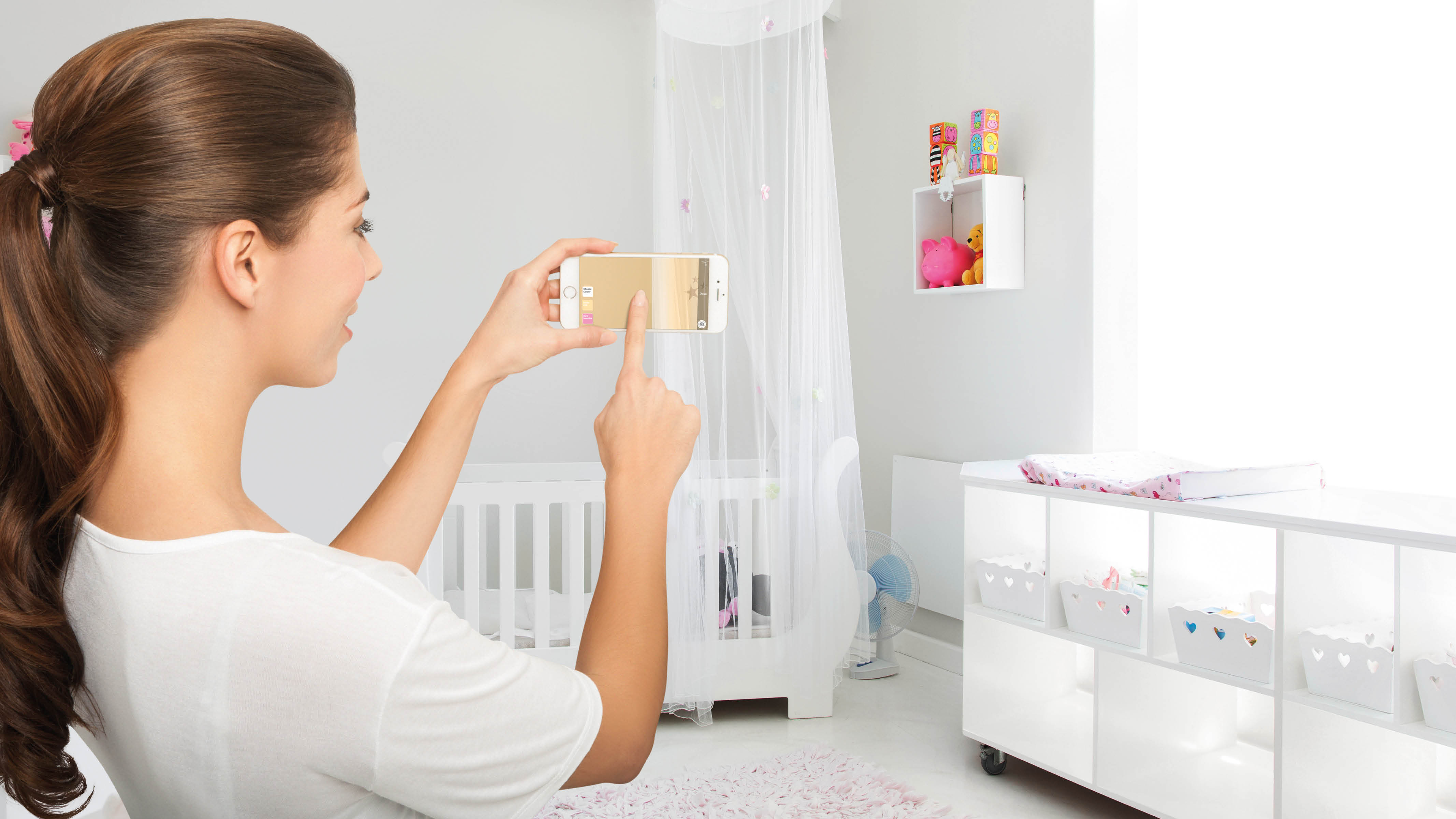 Visualisez la décoration de la chambre de votre bébé Utilisez l’application Visualizer pour tester des couleurs audacieuses avant de les acheter.